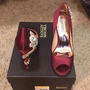 Like new Badgley Mischka peep toe.